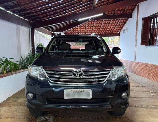 TOYOTA HILUX SW4 3.0 SRV 4X4 7 LUGARES 16V TURBO INTERCOOLER DIESEL 4P AUTOMÁTICO TOYOTA HILUX SW4 3.0 SRV 4X4 7 LUGARES 16V TURBO INTERCOOLER DIESEL 4P AUTOMÁTICO